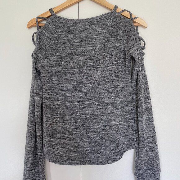 Heather Gray Long Sleeve Strappy Cold Shoulder Top Size S (Brand Unknown) - Picture 1 of 6